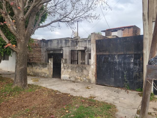 Casa a reciclar en B° Ludueña