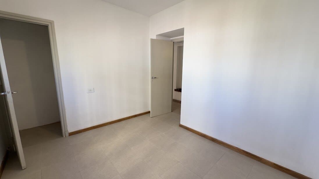 Alberdi: casa 2 dormitorios, con cochera, patio y terraza — foto 14