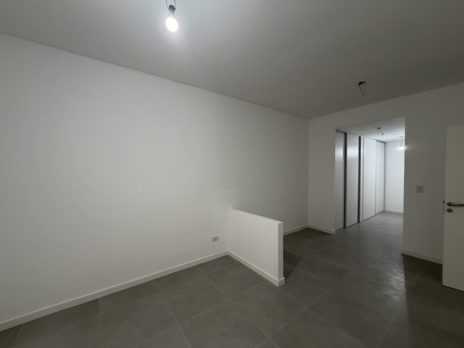 Casa de Pasillo 1 dormitorio con patio — foto 4