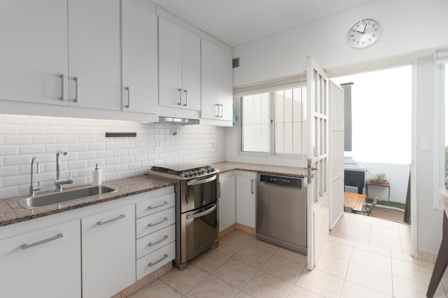 Venta. Triplex de cinco ambientes. Garage y Playroom. — foto 3