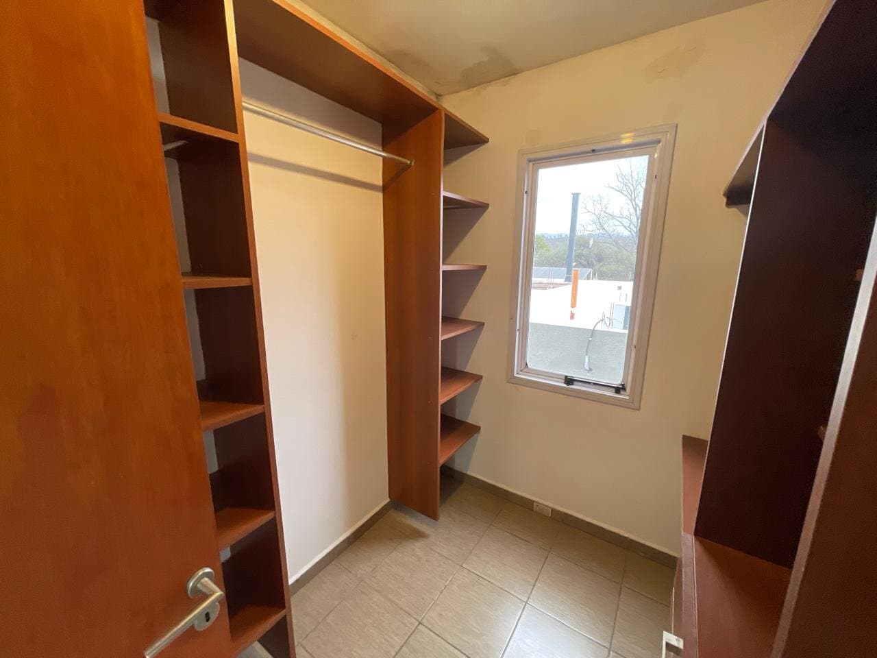 ALQUILO IMPORTANTE CASA 3. DORMIS. PROXIMA A MENDIOLAZA — foto 4
