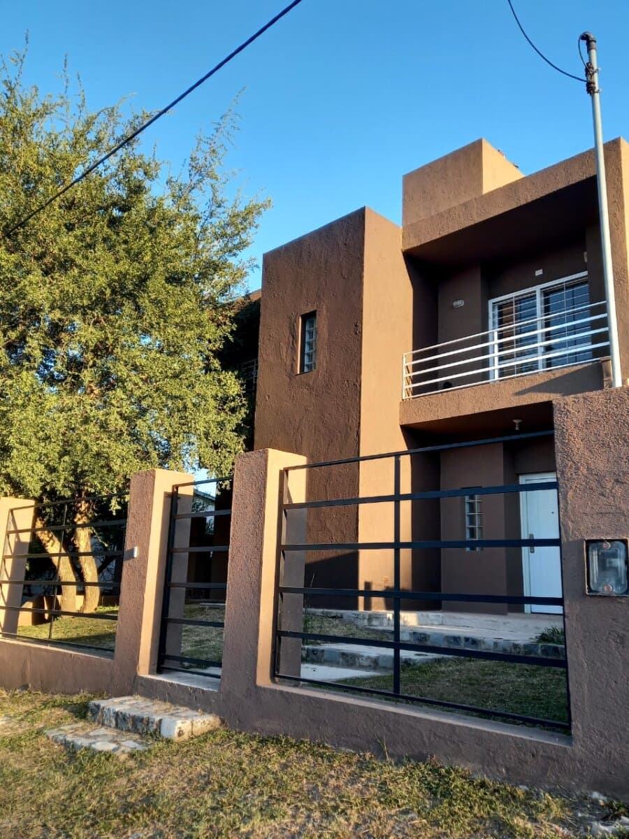 ALQUILO IMPORTANTE CASA 3. DORMIS. PROXIMA A MENDIOLAZA — foto 1