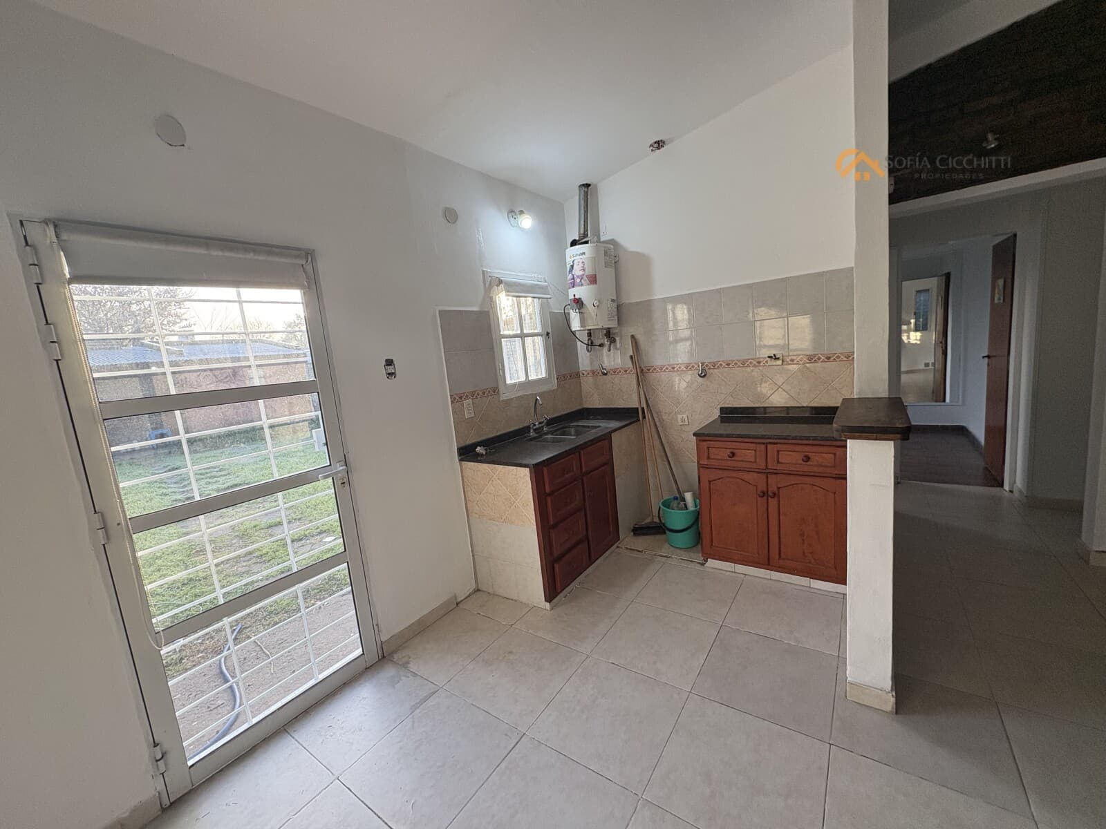 ROLDAN - CASA EN VENTA -CASCO CENTRICO - 2 DORMITORIOS — foto 3
