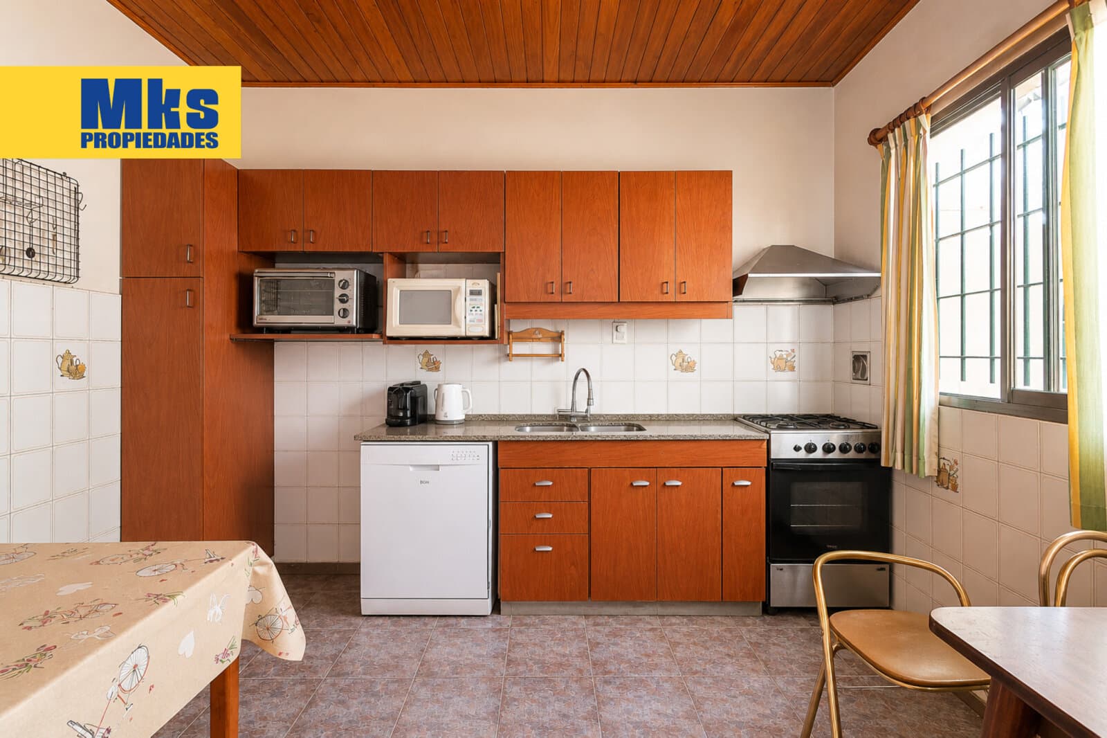 Venta. Casa. 5 dormitorios. Garaje y terraza. — foto 4