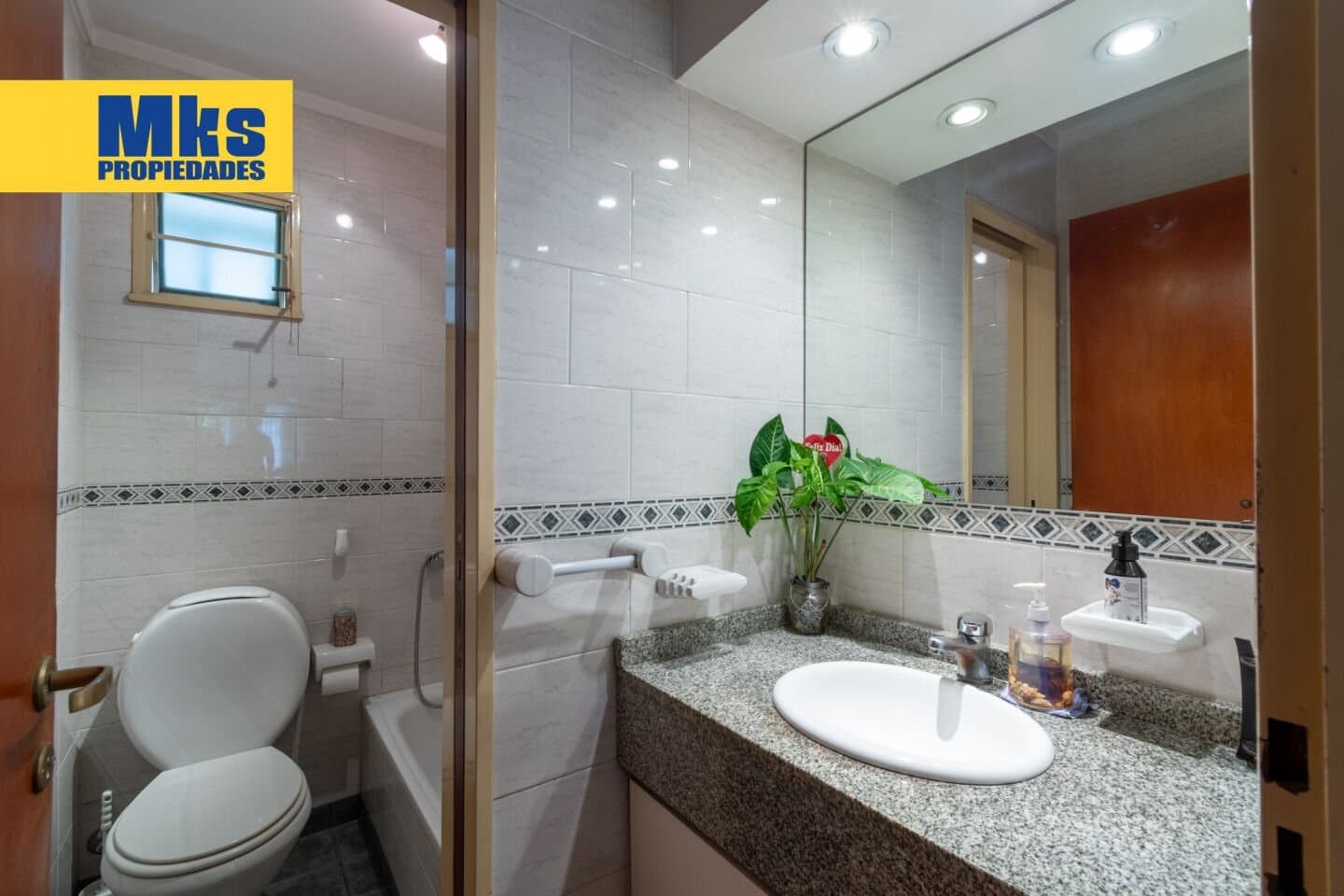 Venta Triplex. 4 ambientes.Barracas. Patio y cochera. — foto 15