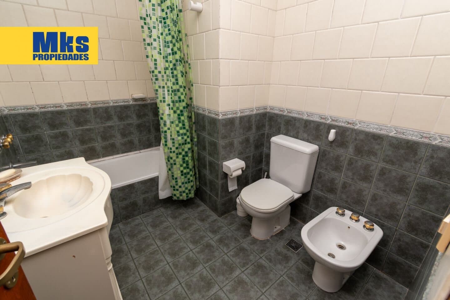 Venta Triplex. 4 ambientes.Barracas. Patio y cochera. — foto 12