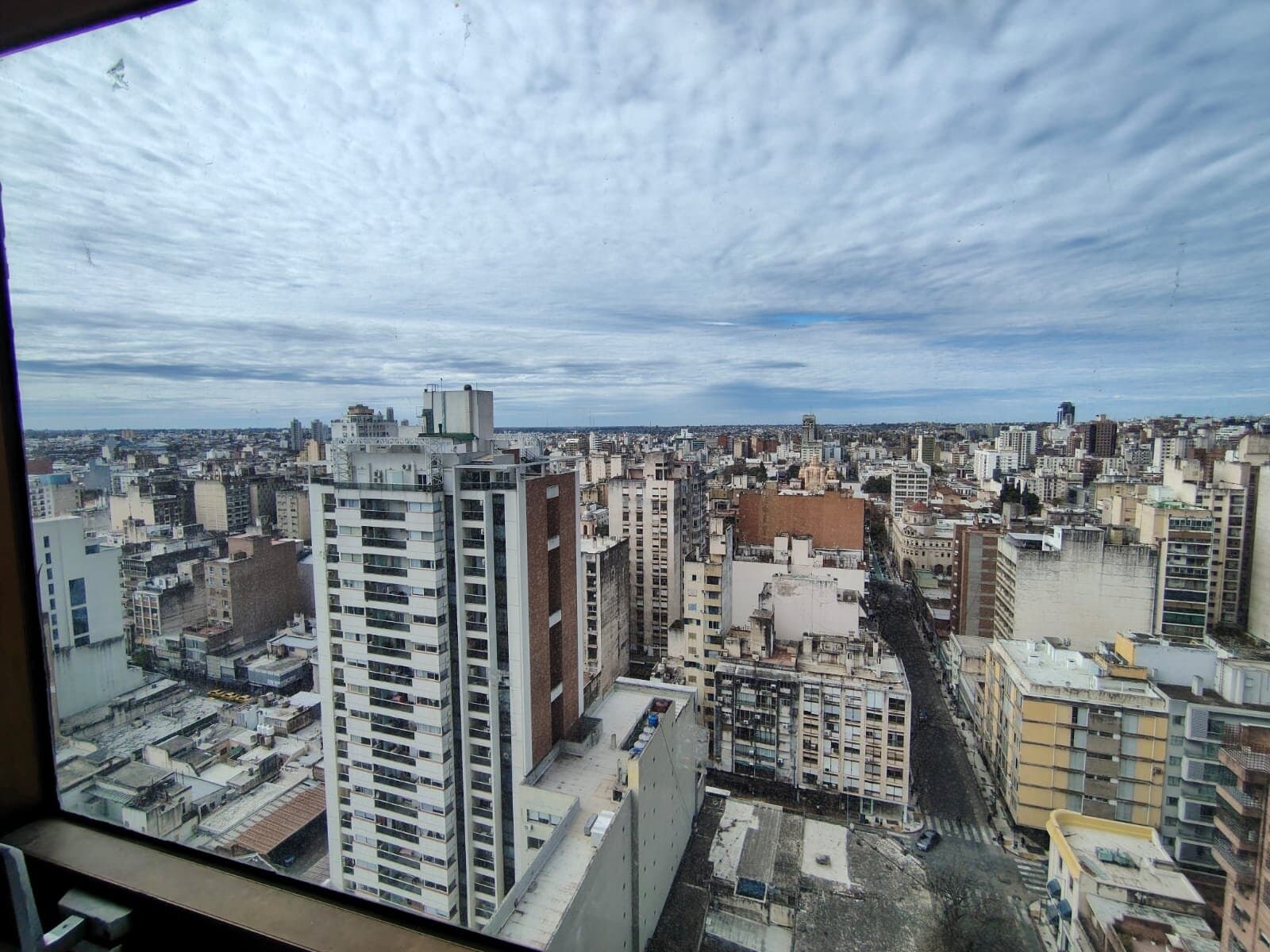 VENTA DEPTO REFACCIONADO 2 DORM CON COCHERA (opcional) EN EL CENTRO — foto 1