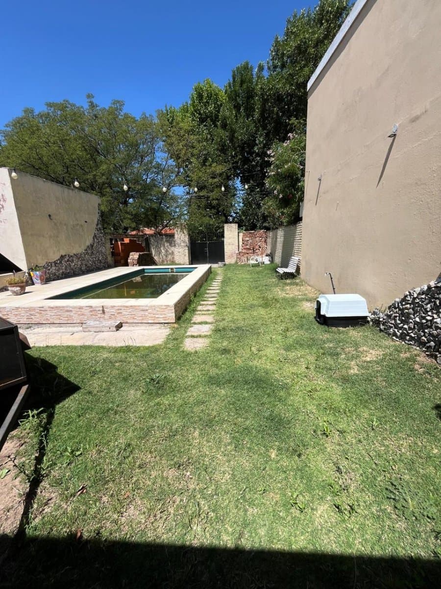 Fisherton. Casa con amplio terreno. A reciclar. — foto 6