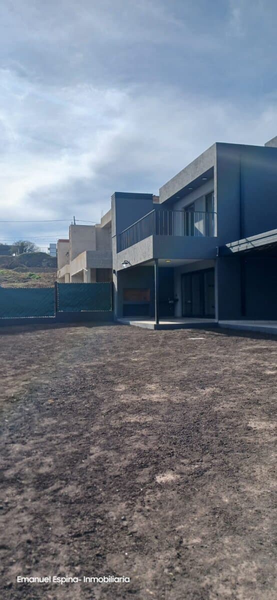 Housing cerrado en Carlos Paz Duplex de 2 y 3 dorm. — foto 4