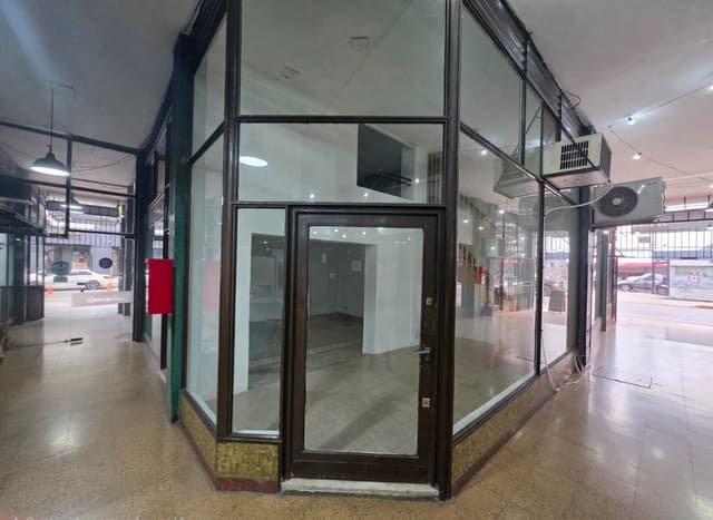 ALQUILER DOS LOCALES UNIFICADOS GALERIA
