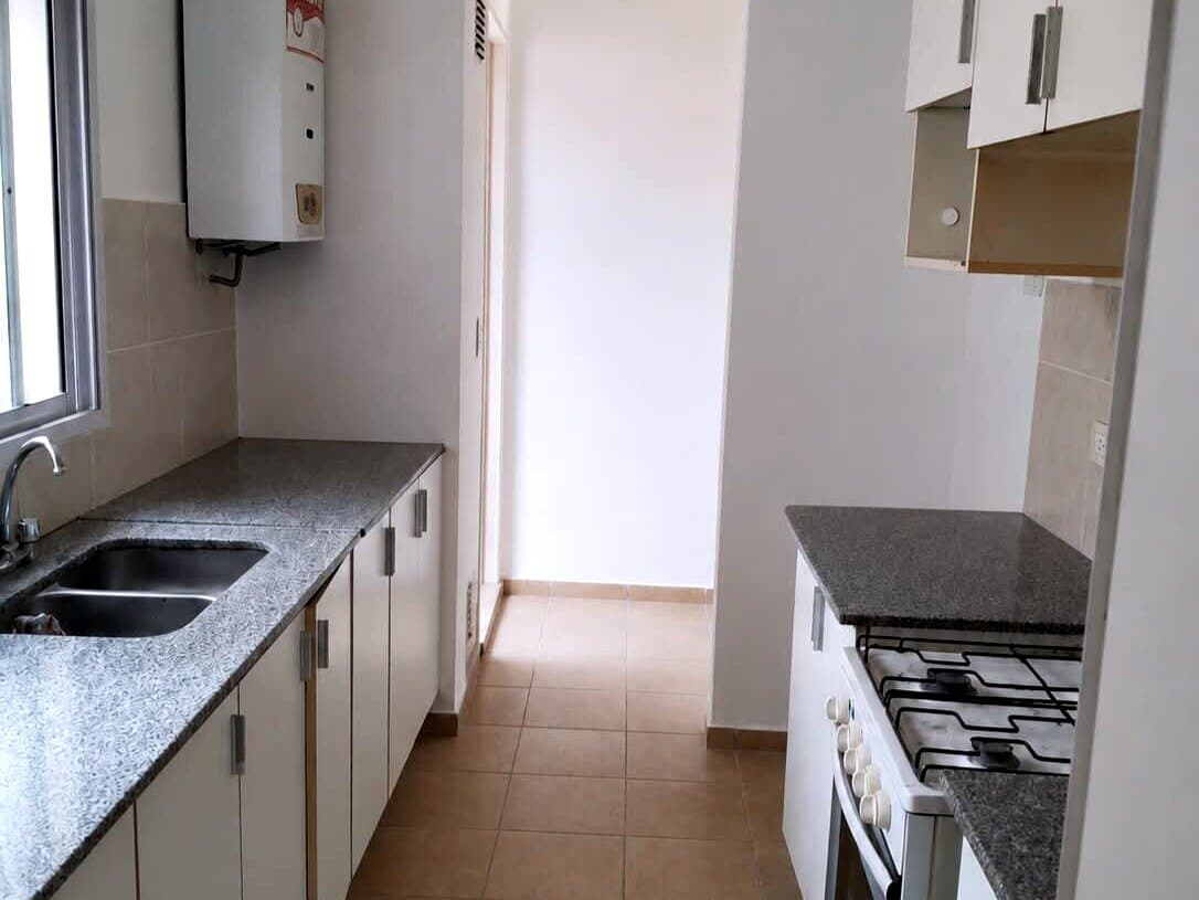 Castellanos 349 Pb F (00 - 06) — foto 1
