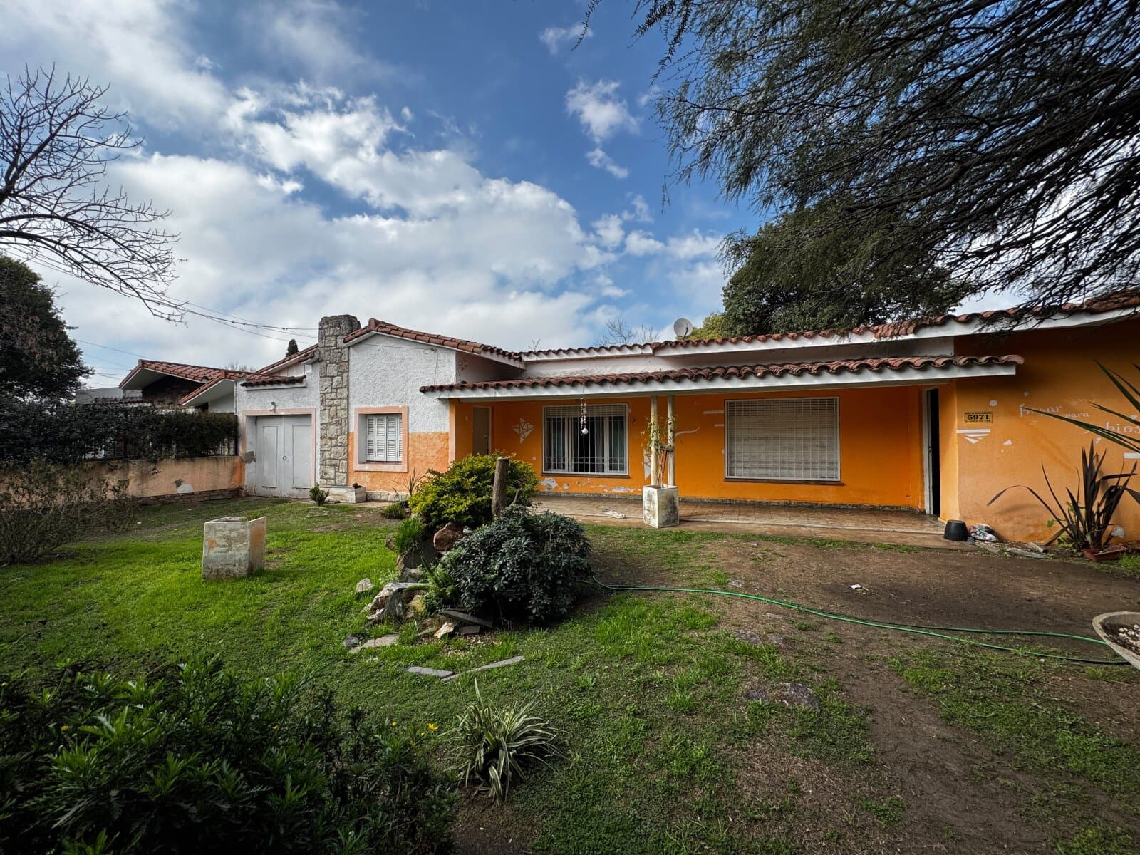 Casa 4 dormitorios- 952 m2 lote- Rafael Núñez al 6400 — foto 1