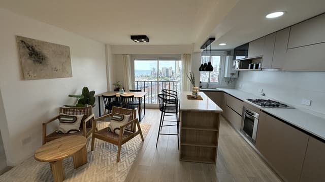 Departamento 2 Ambientes Reciclado y Amoblado con Vista a Plaza Colón y al Mar