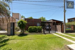 VENTA CASA CHACABUCO 857 - IBARLUCEA
