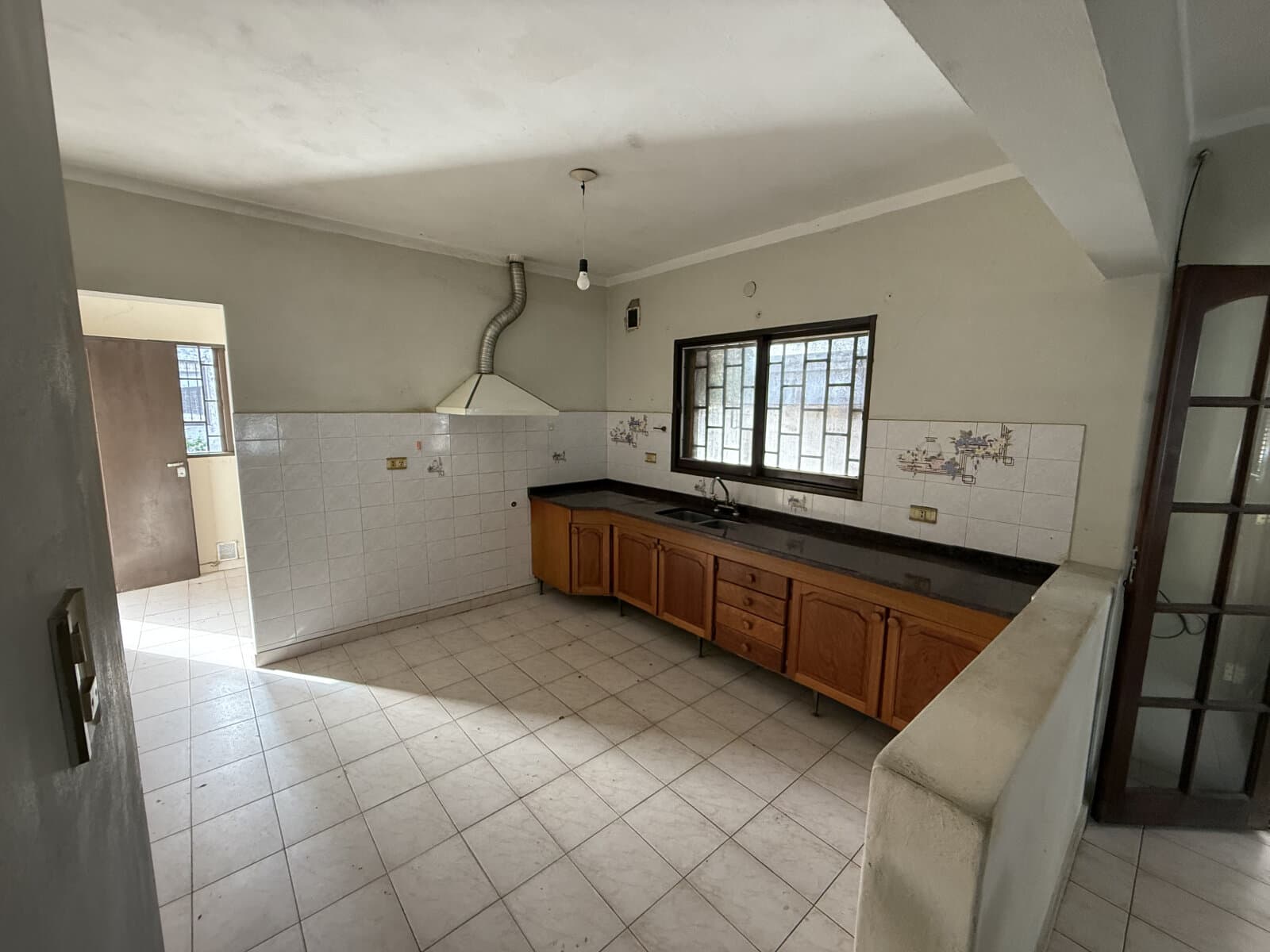 Galpón + casa de 2 dormitorios en alquiler en Zona Sur — foto 5