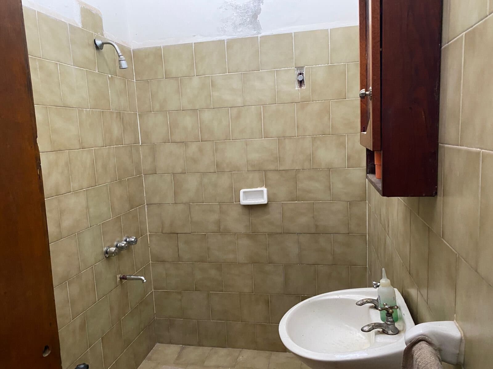 Galpón + casa de 2 dormitorios en alquiler en Zona Sur — foto 11