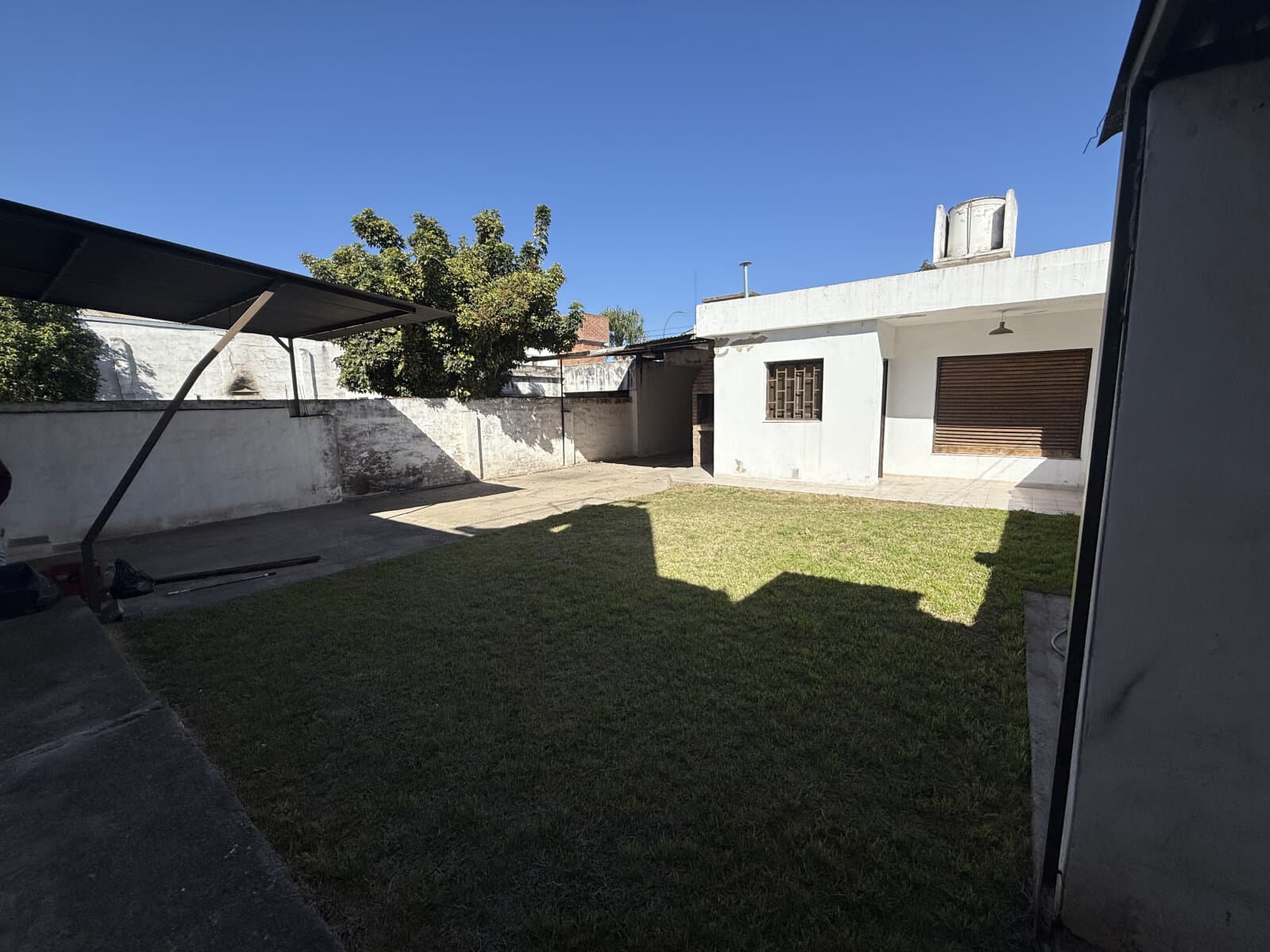 Galpón + casa de 2 dormitorios en alquiler en Zona Sur — foto 13