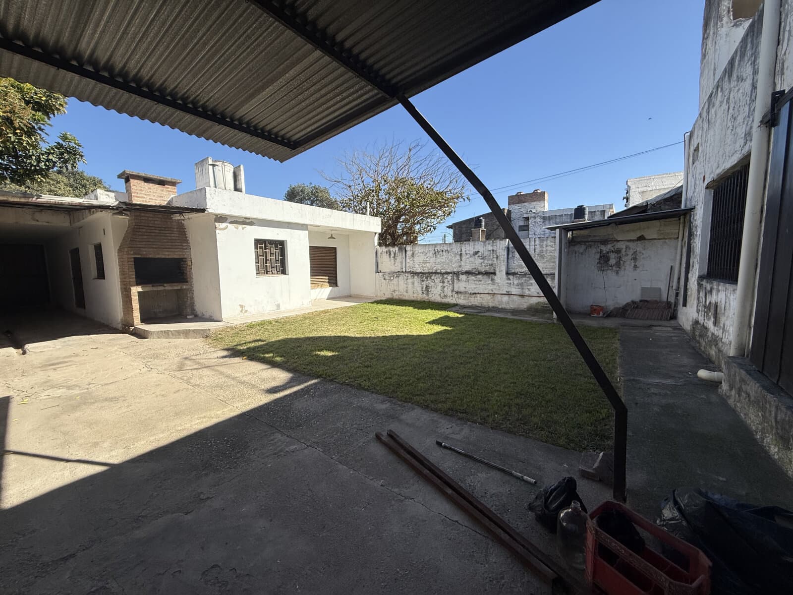 Galpón + casa de 2 dormitorios en alquiler en Zona Sur — foto 8