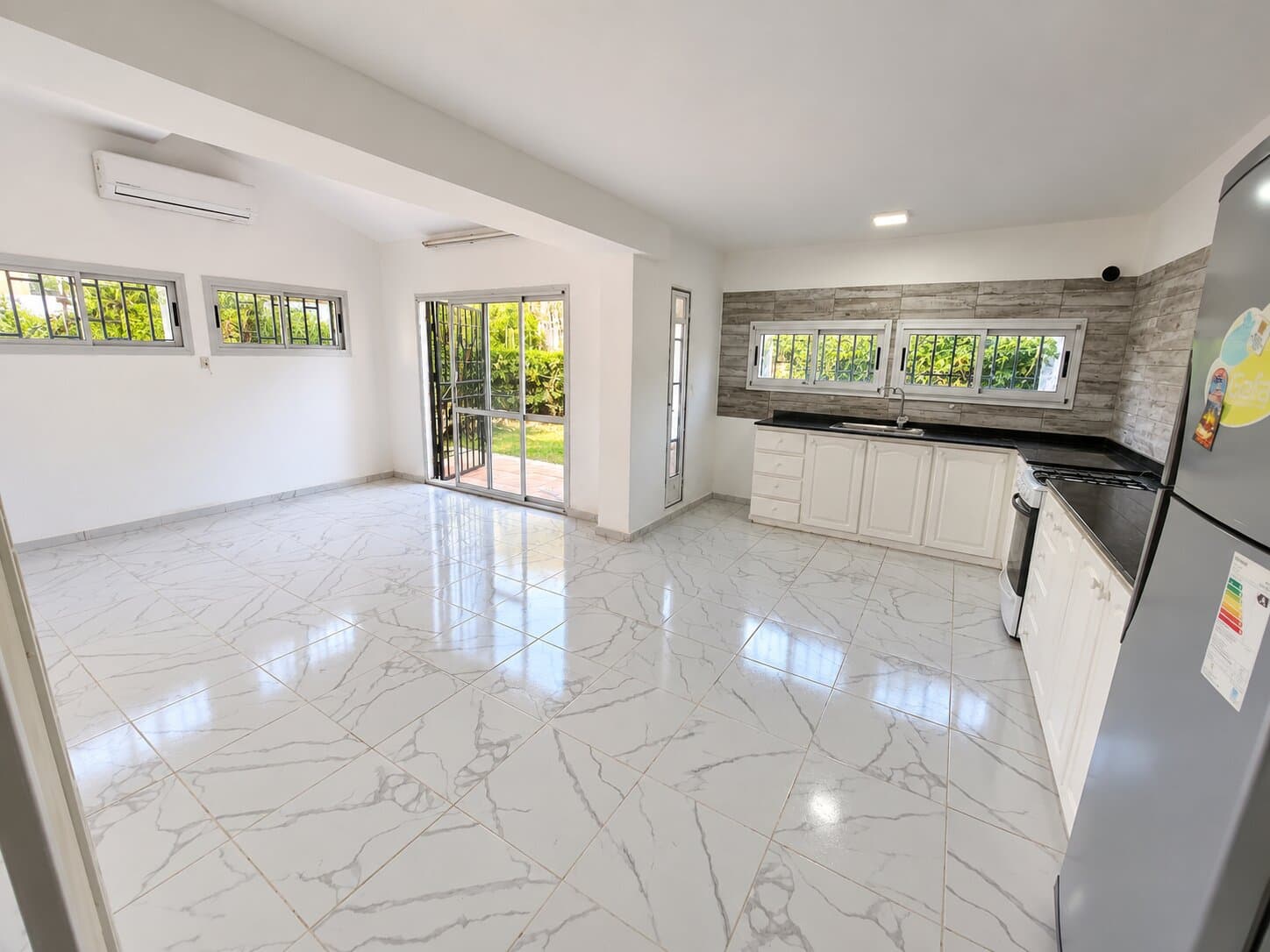 CASA DE 3 DORMITORIOS GRANADERO PRINGLES — foto 2