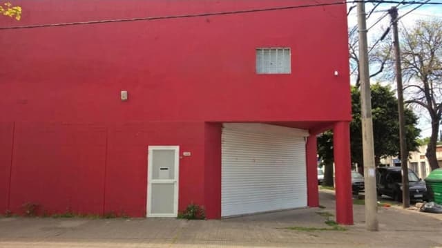 Constitución 2298 - Local y galpón en venta - 350 m2