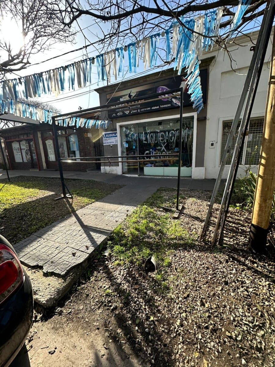 ALQUILER LOCAL COMERCIAL EN FUNES — foto 3