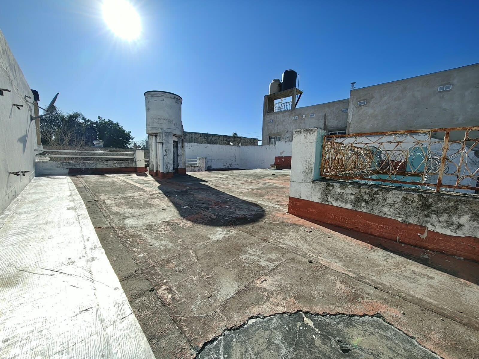V. Ballester - Casa en lote propio a reciclar! — foto 7