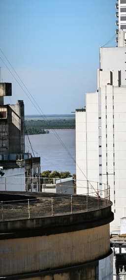 BUENOS AIRES 1079 CON PATIO EN ALTURA Y BALCÓN CORRIDO, VISTA PARCIAL AL RÍO