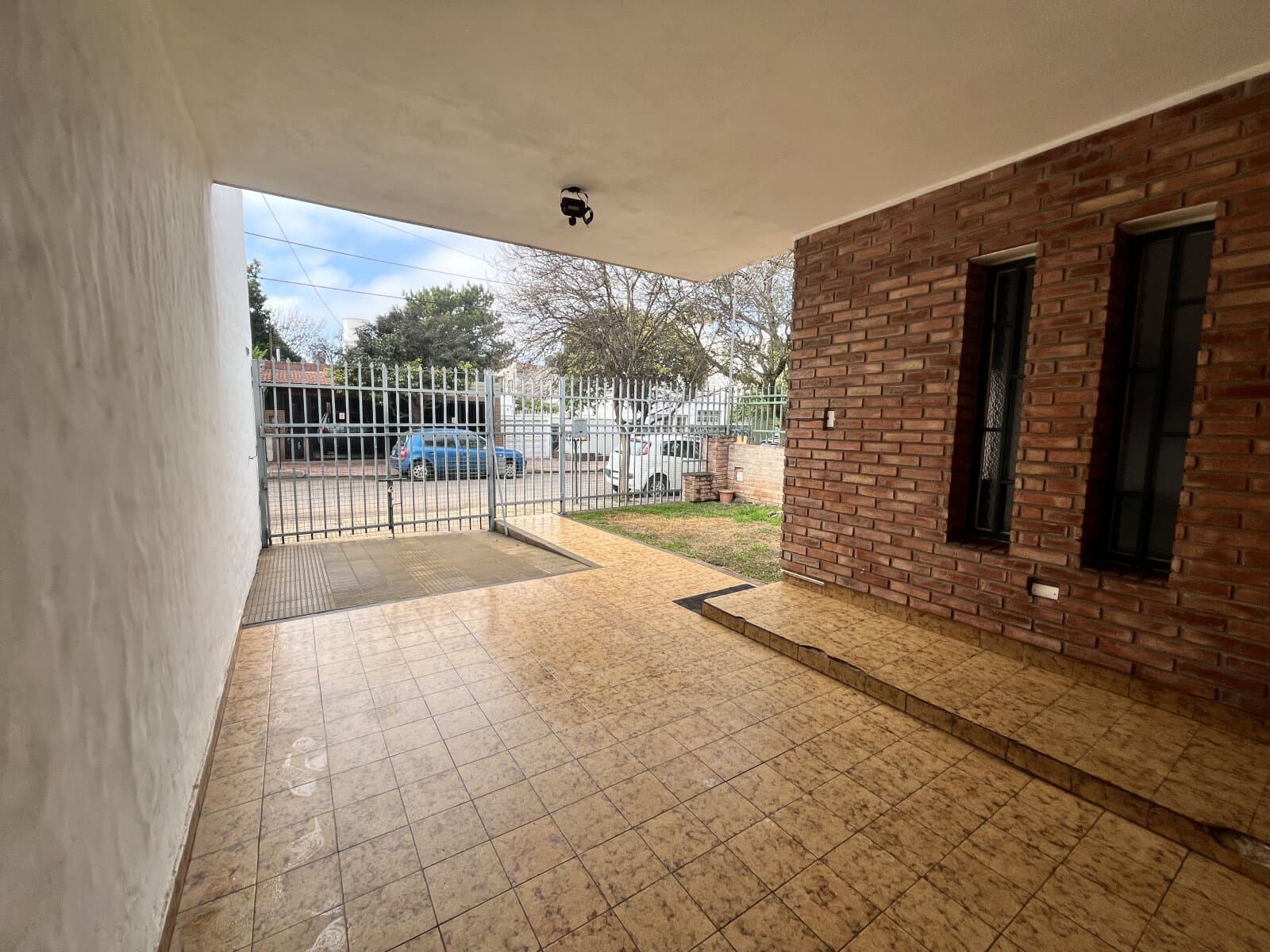 VENDO CASA 2 dormitorios VILLA CABRERA — foto 3