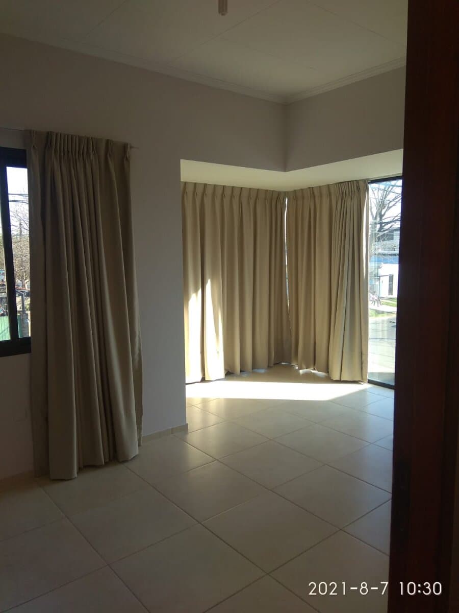 Colombres 611 ( Casa de 2 plantas/ cochera ) — foto 8