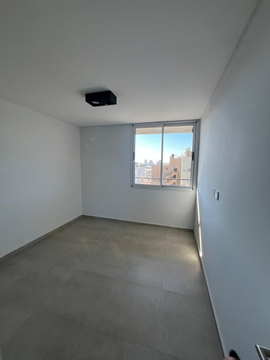 UN DORMITORIO CON BALCON + AMENITIES — foto 14