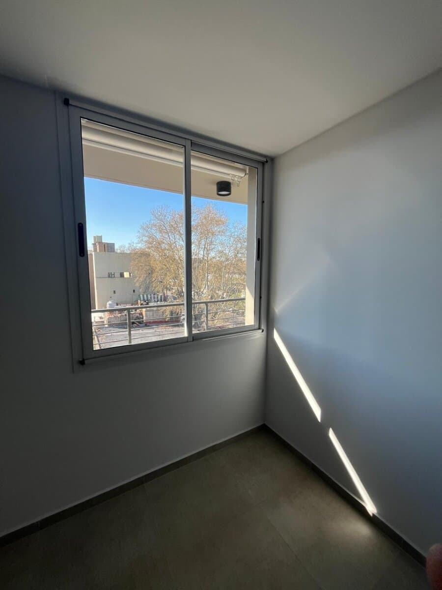 UN DORMITORIO CON BALCON + AMENITIES — foto 15