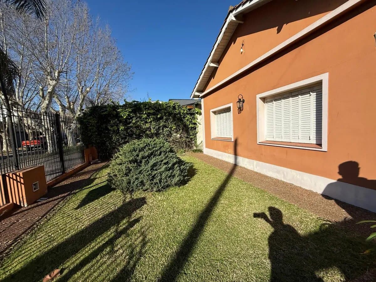 Venta Casa Tipo Chalet 4 Ambientes Parque Pileta Banfield — foto 15