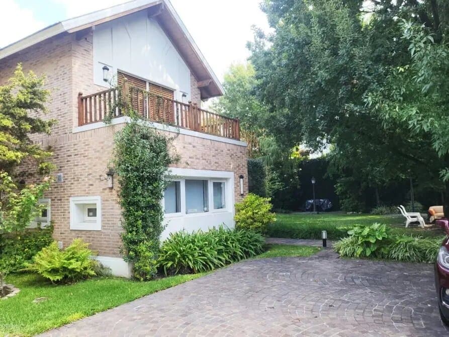 Venta Casa Chalet Parque Pileta Lomas De Zamora — foto 2