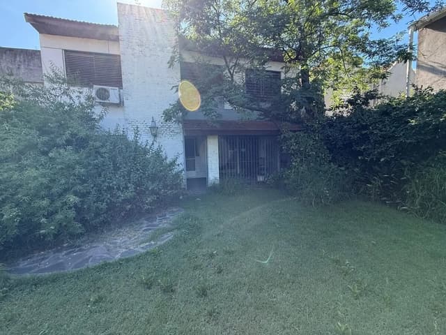 Venta Casa 4 Ambientes Cocheras Parque Quincho Apto Crédito