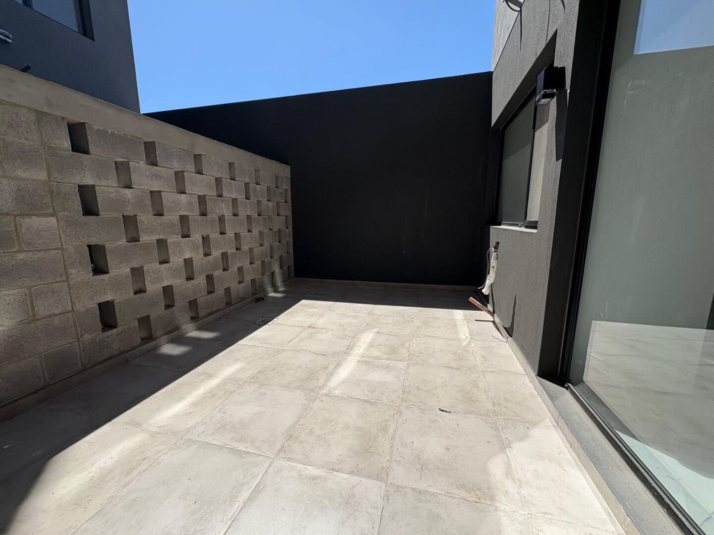 Departamento a estrenar en venta. Monoambiente con patio. Parrillas y Solarium. — foto 7