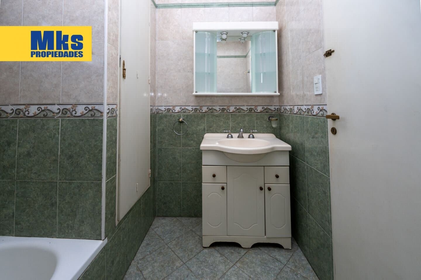 Venta, departamento de 4 ambientes. Semipiso, sobre Av. Mitre. Vista Abierta. — foto 8