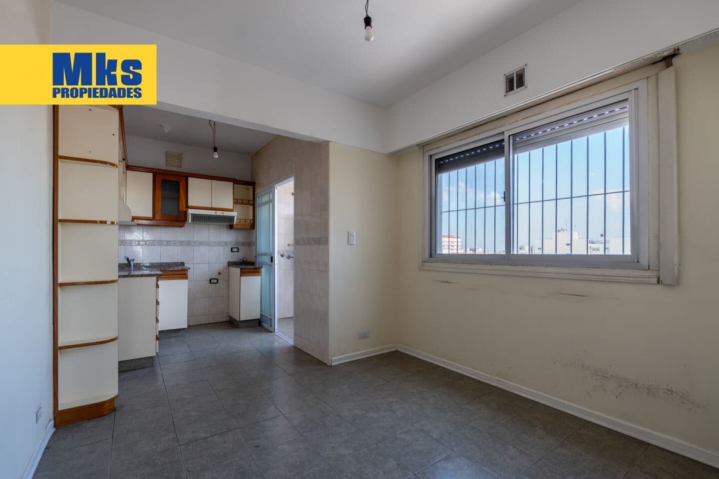 Venta, departamento de 4 ambientes. Semipiso, sobre Av. Mitre. Vista Abierta. — foto 4