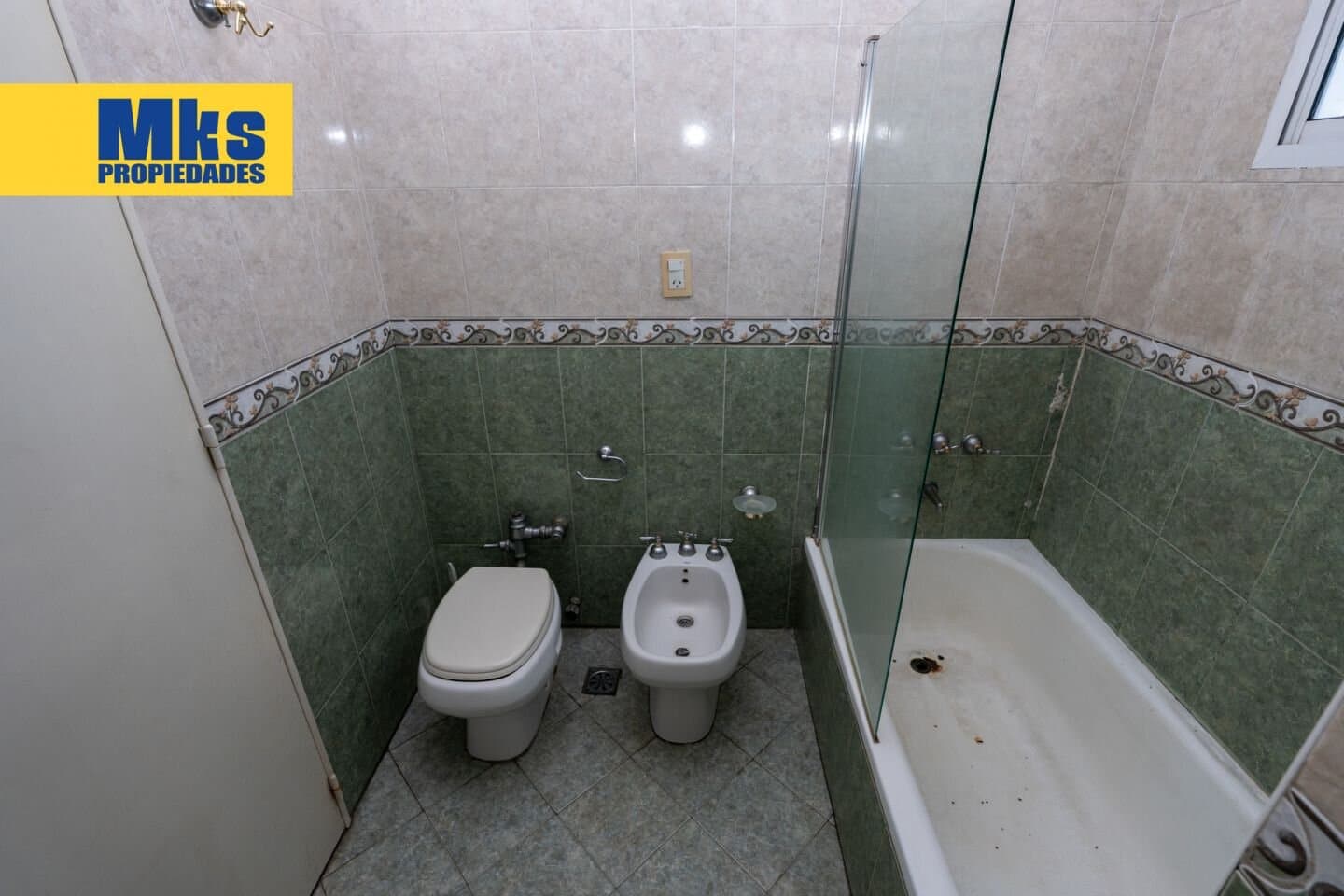 Venta, departamento de 4 ambientes. Semipiso, sobre Av. Mitre. Vista Abierta. — foto 9