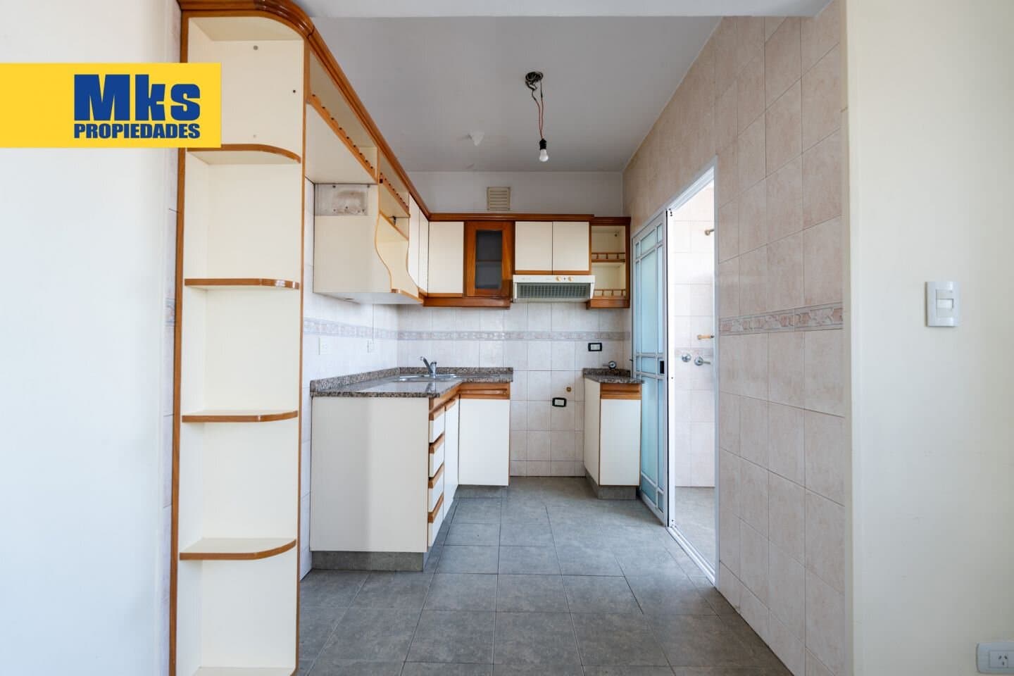 Venta, departamento de 4 ambientes. Semipiso, sobre Av. Mitre. Vista Abierta. — foto 6
