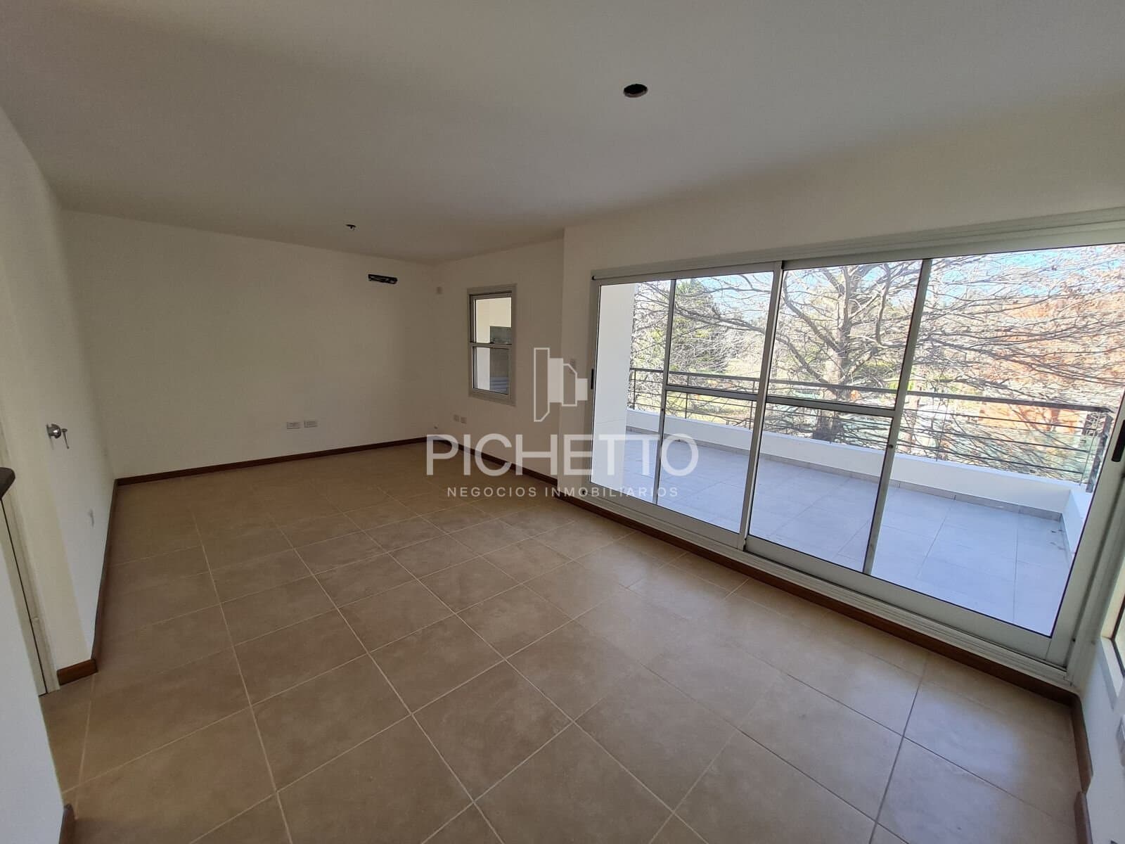 Alquiler departamento 1 dormitorio con balcón y cochera - Barrio Privado Sol Paraná, Pueblo Esther — foto 1