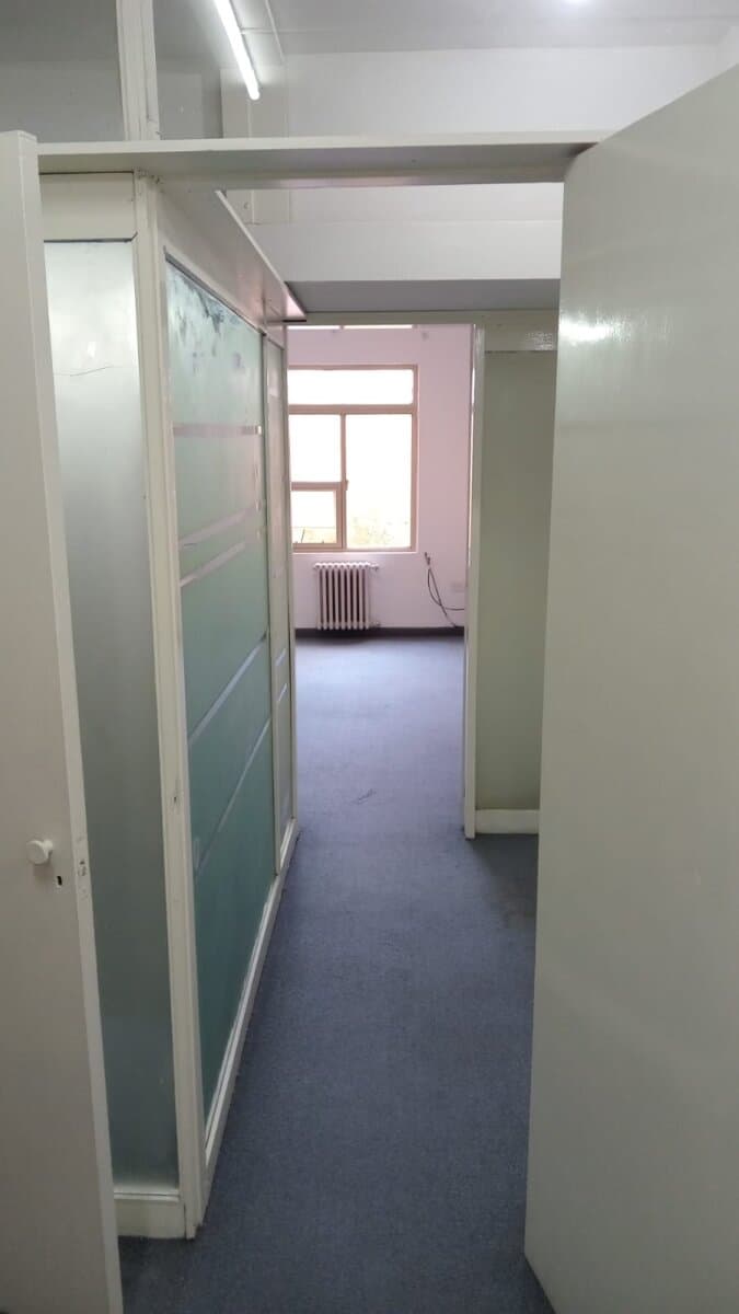 VENDO OFICINA PLENO CENTRO CORDOBA — foto 1
