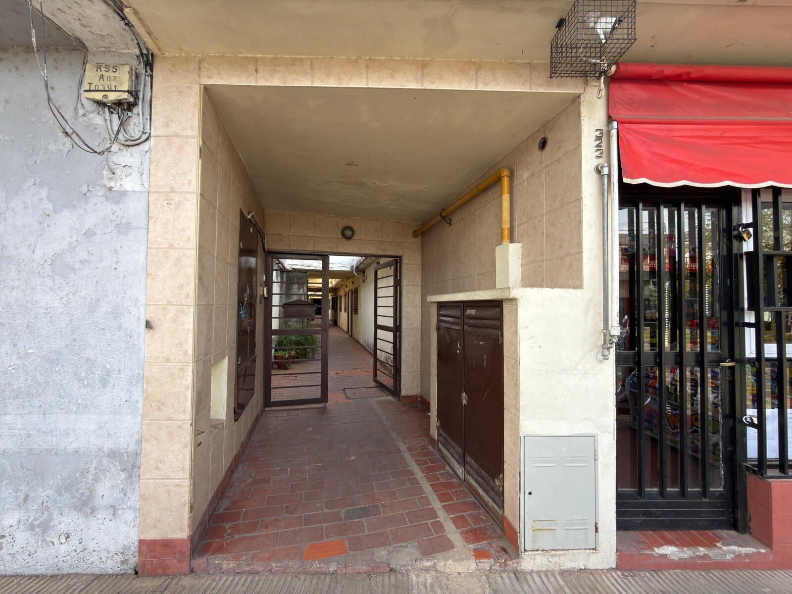 DEPARTAMENTO DE PASILLO DE UN DORMITORIO EN ZONA SUR — foto 1