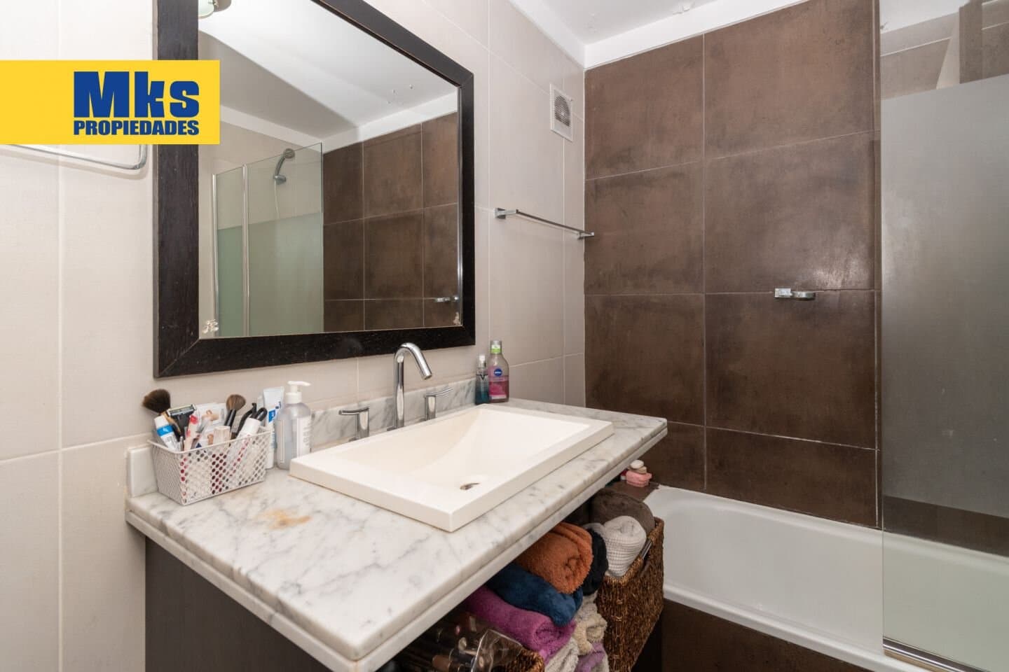 Departamento. Venta. 4 ambientes. Cochera. Full amenities. — foto 8