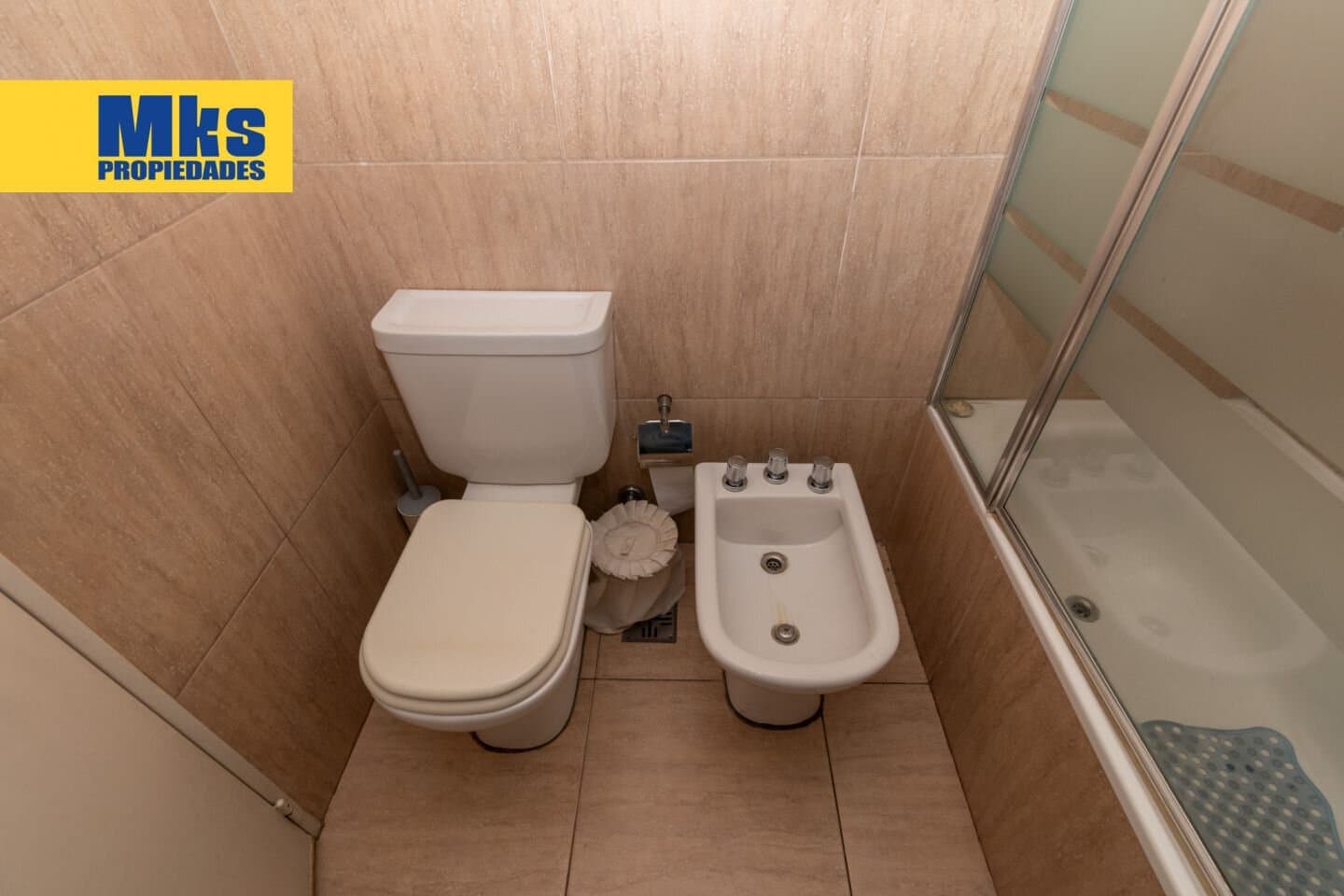 Departamento. Venta. 4 ambientes. Cochera. Full amenities. — foto 7