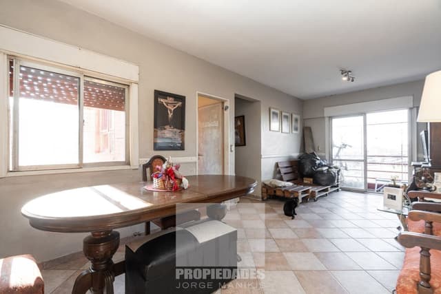 Departamento en venta. 4 ambientes con cochera. La Boca