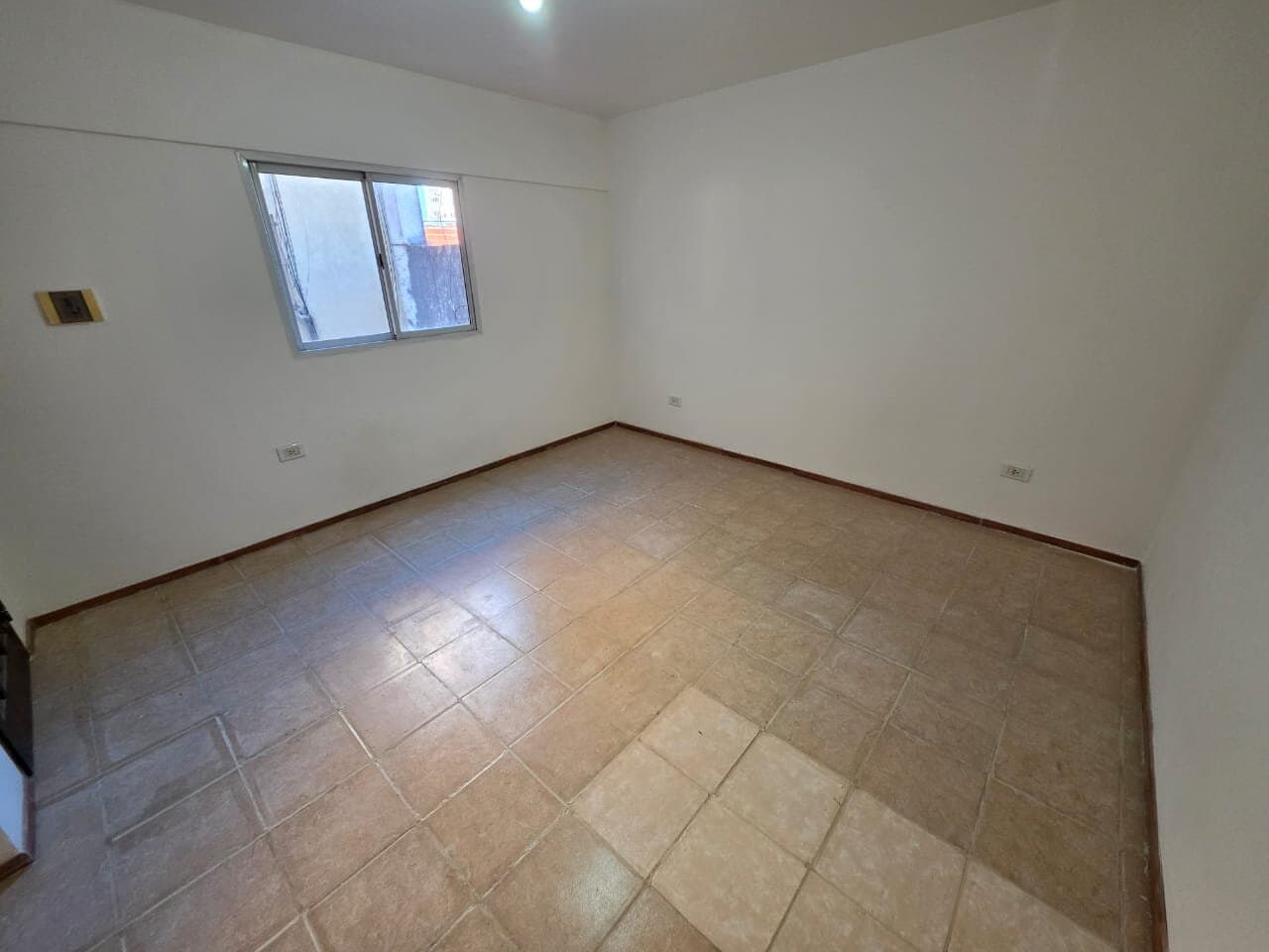ALQUILER 1 DORM + PATIO EXCELENTE ESTADO — foto 9