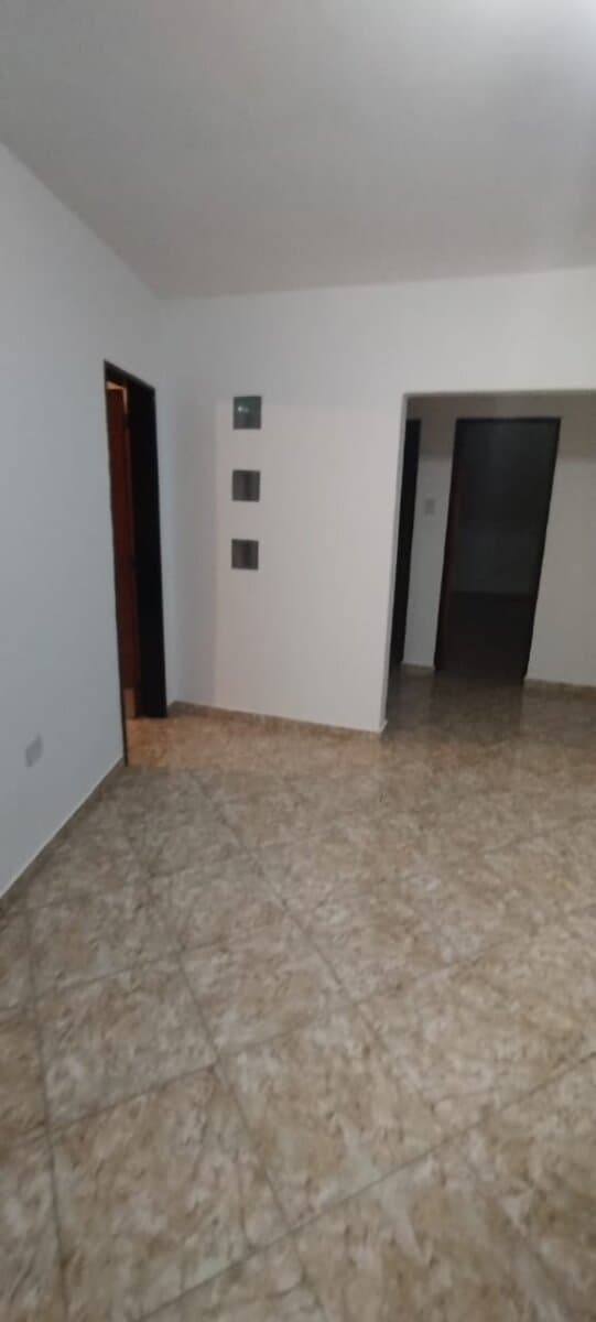 CASA 2 DORMITORIOS AMOBLADA CON JARDÍN Y COCHERA — foto 11