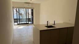 Monoambiente en alquier - Balcón con parrilla - Colegailes