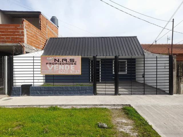 Venta Ph Al Frente 3 Amb. Patio Y Cochera Banfield Permuta
