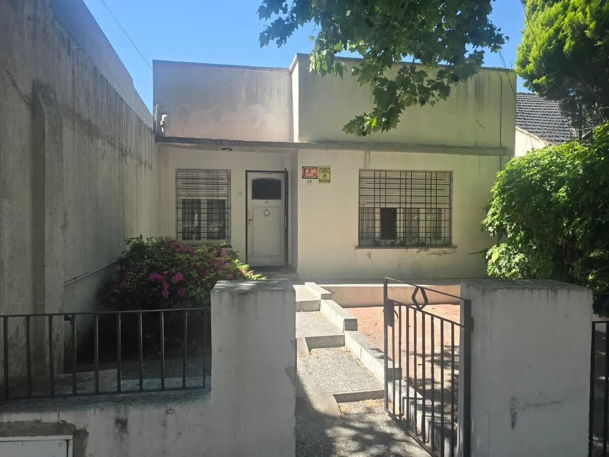 Casa 3 Ambientes Con Cochera Y Patio — foto 2
